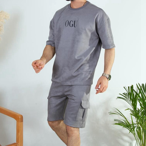 Vêtements de sport pour hommes chemise unie décontractée pour hommes courte 2 pièces costume short vente en gros ensemble de t-shirts avec logo brodé pour hommes - Product Image 1