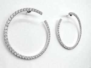 Boucles d'oreilles diamant Moissanite blanche de forme ronde en argent 925 - Product Image 2