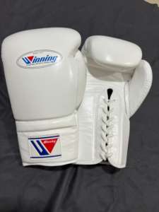 Fabricación de Guantes de Boxeo Blancos de Alta Calidad con Agujetas, Diseño OEM Personalizado Hechos con Piel Genuina para Sparring - Product Image 6