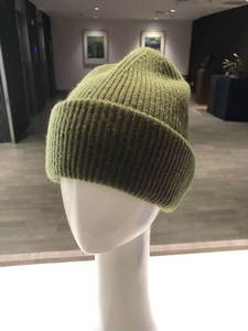 Bonnets d'hiver en tricot de haute qualité avec logo personnalisé en broderie 3D, épais et chauds, couleur unie, nouveau style unisexe pour adultes - Product Image 2