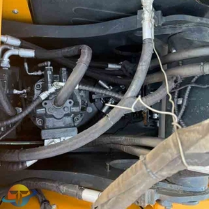 Excavatrice Hyundai HX220S haute performance, moteur Komatsu Cummins, moteur principal en bon état, prêt à être utilisé pour la construction, à vendre - Product Image 5