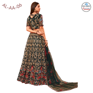 Magnifique Lehenga Choli traditionnel indien pakistanais en tissu filet, soie et satin, avec de superbes broderies et découpes pour les fêtes - Product Image 4