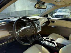 Toyota Avalon LHD d'occasion, modèle 2015 - Product Image 2