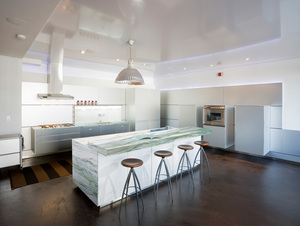 Plans de travail de cuisine et salle de bain sur mesure en quartz artificiel, écologiques, résistants au feu, design moderne, Carrara Calacata - Product Image 1