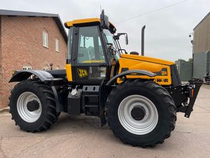 Tracteurs d'occasion JCBB Fastrac 2135 4WS 140HP avec moteur FPT, pompe et boîte de vitesses 4x4 - Composants essentiels inclus - Product Image 3