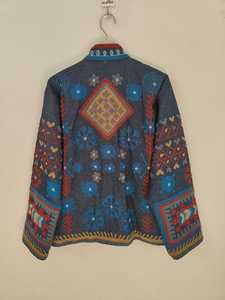 Veste en denim bleu Suzani, brodée à la main, style bohème, motif floral tribal, tenue statement, veste en denim brodée Suzani artisanale - Product Image 5