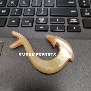 Colgante de Gancho de Pescar de Cuerno de Búfalo Ecológico Único, Tallado a Mano por Artesanos, Componente de Joyería Tribal para Surfistas, Diseñadores de Collares - Product Image 2