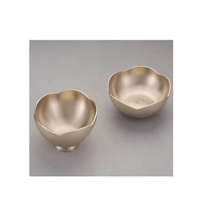 Frutero de latón color oro con tazón decorativo de primera calidad para servir chocolates, dátiles y dulces. - Product Image 1