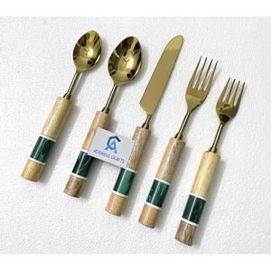 Ensemble de couverts en acier inoxydable plaqué noir mat durable et écologique, 5 pièces, avec manche en bois, pour les fêtes, la maison, l'hôtel, la vaisselle - Product Image 6