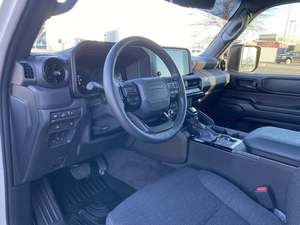 Prado 4x4 SUV 2024 pas cher, neuf/d'occasion, véhicule tout-terrain, boîte automatique, conduite à gauche, caméra arrière - Product Image 3