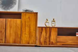 ขาตั้งทีวีไม้สักสไตล์นอร์ดิกที่ทันสมัยพร้อมประตู2บานและ1ลิ้นชักเฟอร์นิเจอร์ไม้เรียบง่ายสำหรับบ้านหรือโรงแรมสำหรับห้องนั่งเล่น - Product Image 3