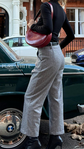 Bolso de Hombro Mediano en Forma de Media Luna, de Cuero Genuino Curtido Vegetalmente, Hecho a Mano en Italia - Product Image 5