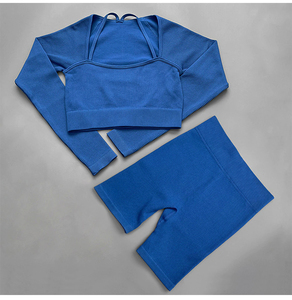 Ropa deportiva de gimnasio sin costuras para mujer, conjunto de Fitness, pantalones cortos con glúteos y Top corto con cuello Halter, logotipo frontal, patrón sólido, traje de entrenamiento de Yoga - Product Image 3