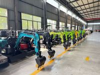Mini-excavatrice hydraulique sur chenilles avec moteur Yanmar, bras articulé et accessoires de rotation pour la construction et l'aménagement paysager, faible niveau sonore
