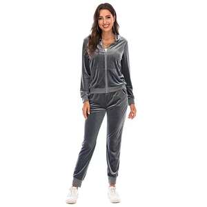 Nouvelle conception de survêtement en velours personnalisé, ensemble de survêtement deux pièces de haute qualité, vêtements de sport pour femmes, fermeture éclair unie, vêtements d'entraînement - Product Image 3
