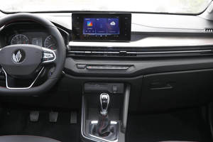 SUV Compact Essence d'Occasion 2026, 5 Portes, 4 Places, Transmission Intégrale (AWD/4x4), Conduite à Gauche, Moteur Turbo, Transmission Automatique, Toit Panoramique - Product Image 3