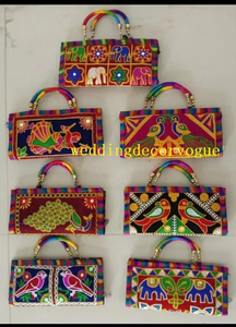 ถุงใส่ของชำร่วยงานแต่งงานแบบอินเดีย ถุงผ้าไหมลายปัก ของชำร่วยงานแต่งงาน ถุงใส่ของแบบมีเชือกผูก ถุงใส่เครื่องประดับ ถุงใส่ขนม - Product Image 5