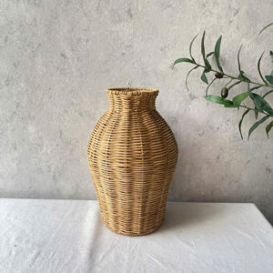Elegante florero de mimbre tejido de estilo rural para la decoración del hogar - Product Image 2