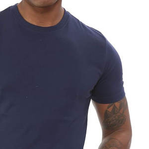 Camiseta de hombre de algodón 100% personalizada a precio de fábrica, Impresión de logotipo de alta calidad disponible en pesos de 230gsm, 280gsm, 300gsm y 320gsm - Product Image 5