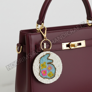 Abalorio redondo bordado para distribuidores de accesorios a granel que buscan llaveros artesanales de moda - Product Image 5