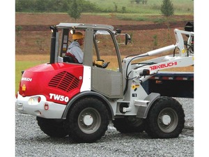 Cargadora de Ruedas Takeuchi Serie TW 65, Cabina Cerrada Confortable con Motor Principal y Componentes PLC, Cargadora de Troncos Confiable - Product Image 5