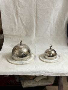 Platos redondos de mármol para servir con cubierta de cúpula de metal, vajilla para servir restaurantes, bandeja para servir comida y aperitivos, platos de mármol - Product Image 4