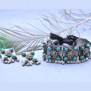 Collar de Gargantilla tribal bohemio de plata antigua de buena calidad con piedra preciosa turquesa, joyería de boda y fiesta chapada en plata - Product Image 2