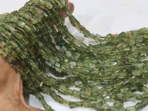 Cuentas de Apatita Verde Natural Facetadas, en Forma de Pepita, de 5-8 mm, Se Venden por Hilo de 8 Pulgadas de Largo - Product Image 2