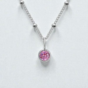 Elegante Collar Minimalista con Colgante de Cuarzo Rosa Plateado, Joyería de Moda Personalizable para Mujer, Ideal para Regalo - Product Image 1