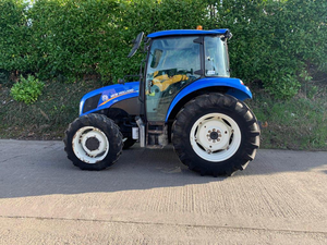 Holland T4.65 Tractor de jardín usado para caminar y sobre orugas con motor 40HP 70HP FPT Massey 4WD 2WD por motor de rueda 40hp - Product Image 2