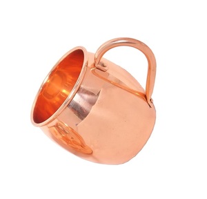 Taza de mula de cobre macizo hecha a mano con proporciones elegantes y carácter artesanal hecha para servicio de bebidas de lujo o exhibición - Product Image 5