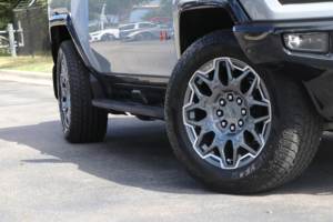 Camioneta GMC HUMM-ER EV 2025 Usada en Buen Estado - Product Image 2