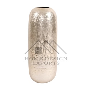 Vases à fleurs cylindriques en métal décoratifs pour la maison de vente chaude pour les décorations de salon Vases à fleurs martelés pour chambre à coucher - Product Image 2