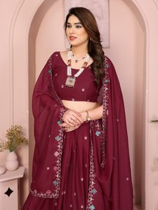 Lahenga Choli de créateur en tissu Georgette étoilé, fait main, style Maharashtra, spécial mariage et fête, qui crée un attrait universel. - Product Image 4