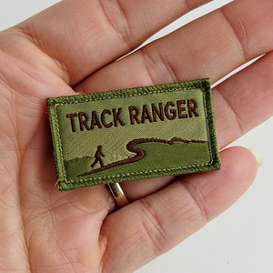 Étiquettes tissées durables en satin et damassé personnalisables pour uniformes tactiques d'extérieur et équipement de chasse expédition rapide OEM ODM - Product Image 5