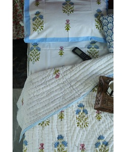 Breathable <b>Bedding</b> <b>Set</b> with Printed Pattern Western Style Designed for Comfort Dryness and Coolness Throughout Winter Season - Product Image 2