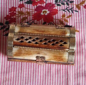 Boîte de rangement pour bijoux personnalisée, design en os naturel poli, style nautique, écologique, décoration d'intérieur, fabriquée en Inde - Product Image 1