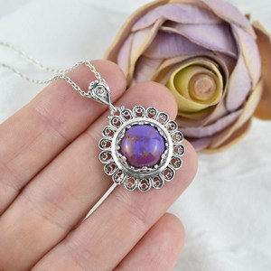 Collar con colgante de flor de plata de ley chapado en rodio dorado hecho a mano, ajuste de bisel con hermosa turquesa Mojave - Product Image 4