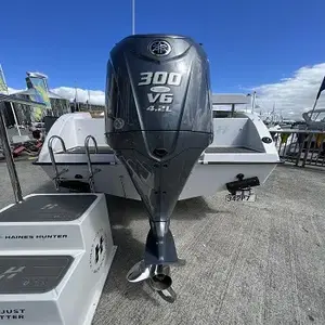 Used Yamaha F150 XB Outboard 200hp including new rigging hardware motor and Engine