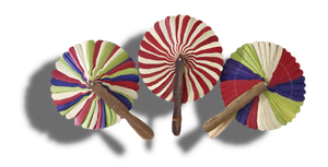 Éventails en raphia artisanaux de forme ronde, éventail en tissu de bambou vietnamien avec logo personnalisé pour vrac. - Product Image 6