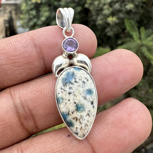 จี้ห้อยคอทรงหยดน้ำประดับด้วยแจสเปอร์ K2 สีม่วงธรรมชาติ ตัวเรือนเงินแท้ 925 สไตล์โบฮีเมียน ทำด้วยมือ เหมาะสำหรับเป็นของขวัญสำหรับงานปาร์ตี้ - Product Image 2