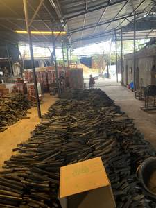 Barbacoa de madera dura (barbacoa) de aserrín de alto calor de carbón negro de briquetas, carbón negro para exportación - Product Image 2