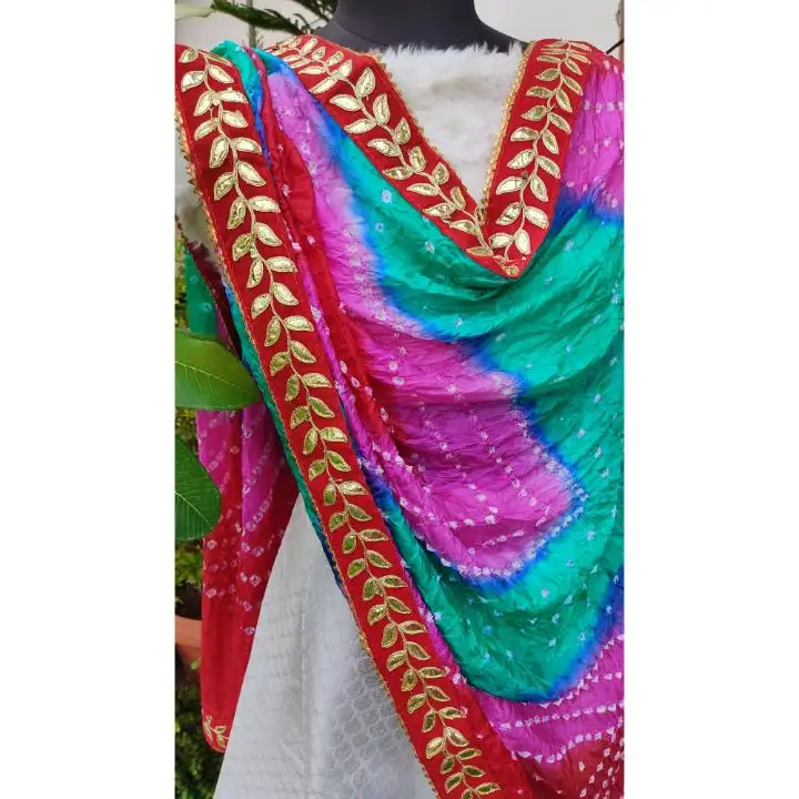 Foulard traditionnel Vibrant Bandhej Dupatta en coton brodé miroir Dupatta pour femmes et filles, châle Hijab fait à la main