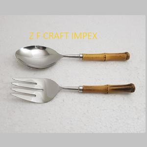 Ensemble de cuillères de service à salade en acier inoxydable de la meilleure qualité avec poignée en résine incrustée de laiton personnalisée - Product Image 4