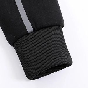 ชุดวอร์มผู้หญิงไซส์ใหญ่ MOVATEXTILE OEM ผ้าโพลีเอสเตอร์ 95% สแปนเด็กซ์ 5%  แบบลำลอง บุขนกำมะหยี่ อุ่นสบาย สีพื้น ซิป - Product Image 3