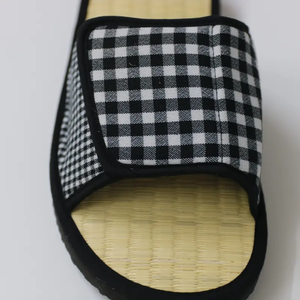 รองเท้าแตะซินนามอนลายตารางหมากรุกเนื้อนุ่มระบายอากาศสำหรับ2024ในร่มรองเท้าแตะสำหรับฤดูหนาวให้ความอบอุ่นสำหรับโรงแรมและสปาเวียดนาม - Product Image 5