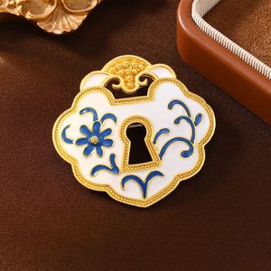 Broche de Mariposa con Esmalte de Porcelana Azul y Blanco, Nuevo Estilo Chino, Broche para Hanfu y Qipao - Product Image 6