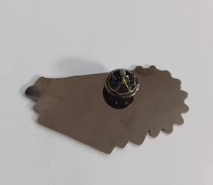 Pin de solapa metálico grabado personalizado al por mayor para regalos corporativos o marcas y uso personal disponible a precio de exportación - Product Image 3
