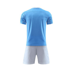 Ensembles d'uniformes de football de la meilleure qualité Maillot et short de football professionnel Possédez votre design Uniformes de football respirants pour hommes - Product Image 2