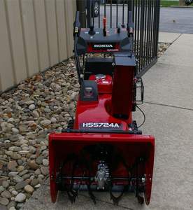 Nueva Sopladora de Nieve de Alta Presión Honda HSS724AAW de 2 Etapas con Ruedas - Product Image 6